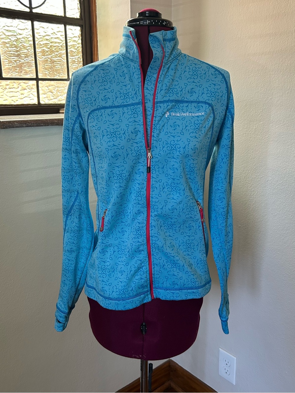 ·Peak Performance· Women's Blue Patterned Zip Up Jacket Size Medium